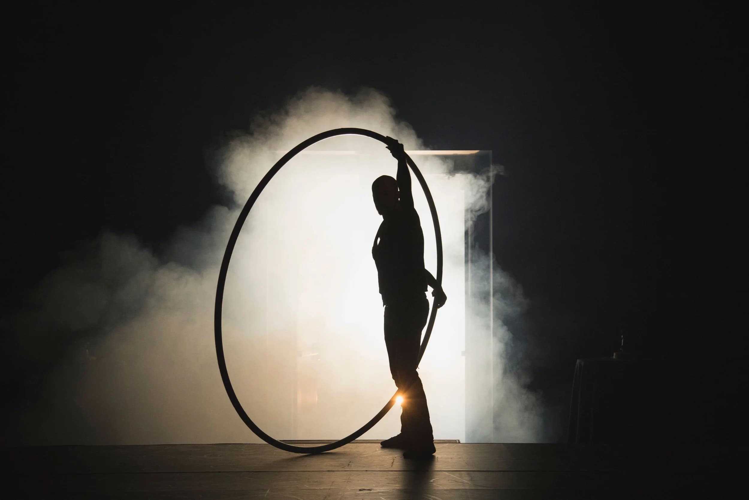 Environmental headshots hero: professional business portraits on location